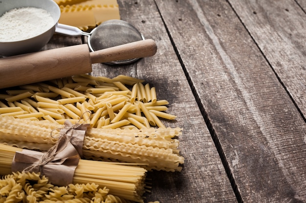 Spaghetti di pasta con farina, uovo