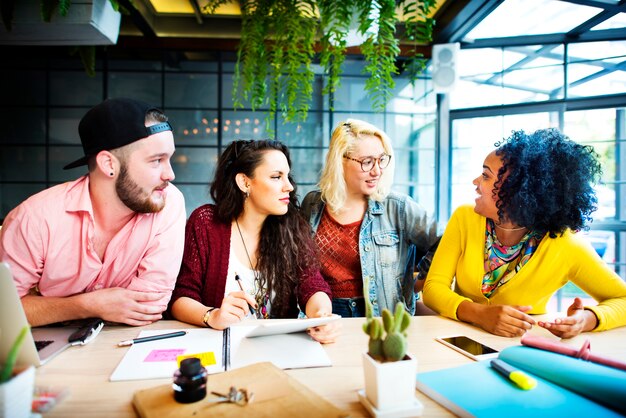 Sparare amici / studenti diversi