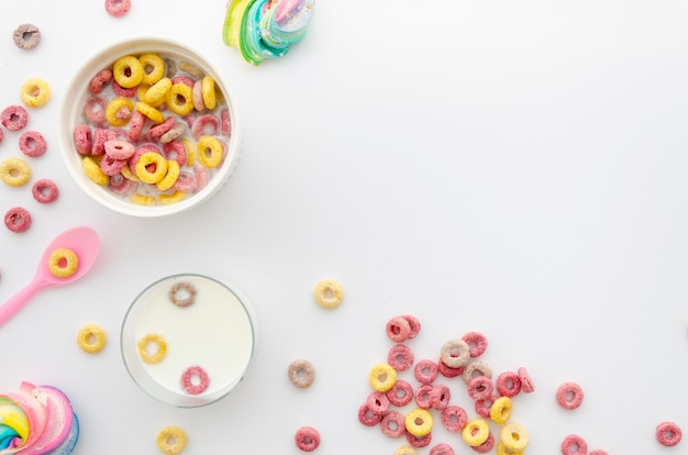 Spazio della copia spuntino cereali sani