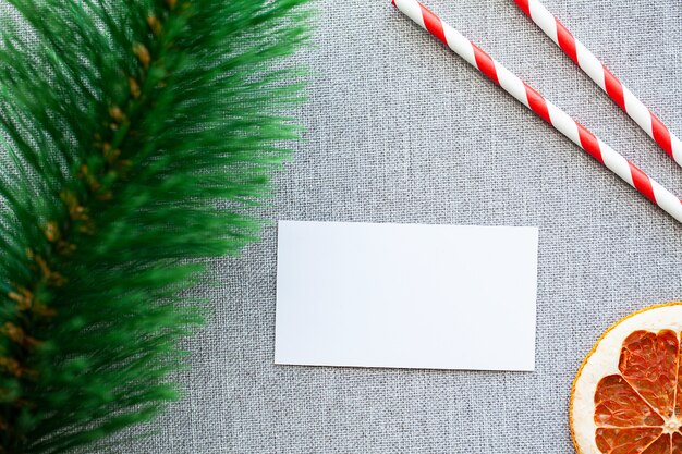 Spazio in bianco con il posto per testo su sfondo di Natale