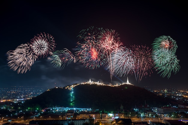 Spettacolo pirotecnico sul parco storico di Khao wang