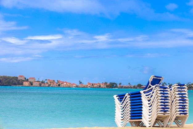 Spiagge panoramiche dell'isola di Sint Maarten durante una vacanza in crociera ai Caraibi