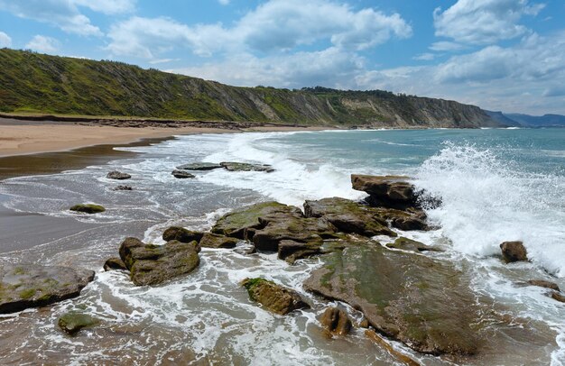 Spiaggia Azkorri o Gorrondatxe nella città di Getxo, Biscaglia, Paesi Baschi (Spagna).