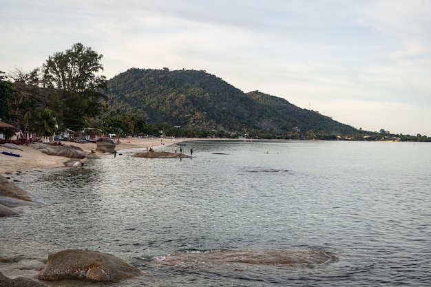 Spiaggia d'argento a koh samui in thailandia