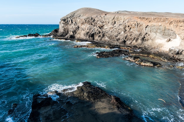 Spiaggia del deserto del puntello di Guajira Colombia