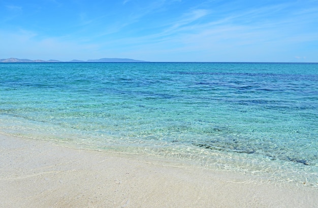 Spiaggia del Fiume Santo in una giornata limpida Sardegna