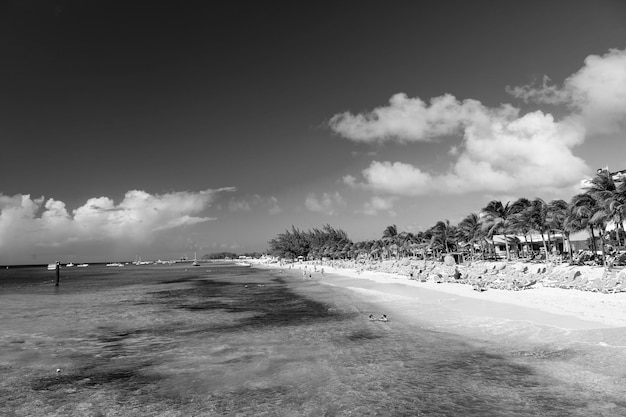 Spiaggia del resort tropicale