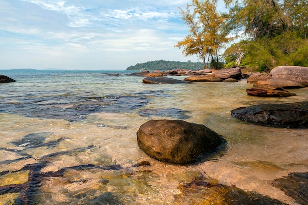 spiaggia deserta sull'isola tropicale - Cambogia..