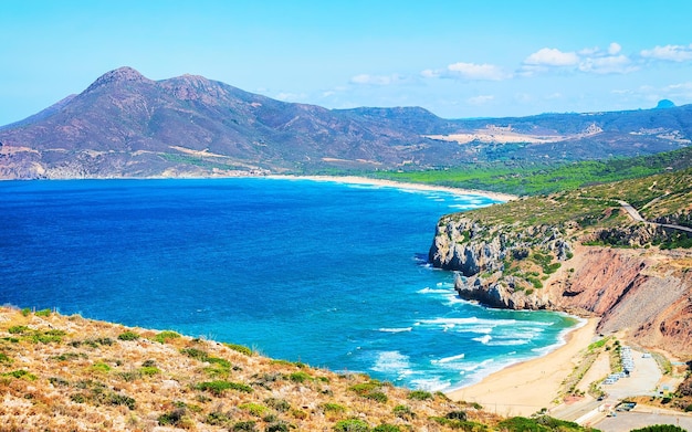 Spiaggia di Cala Domestica nella località di Buggerru nel Mar Mediterraneo a Carbonia-Iglesias, Sardegna in Italia