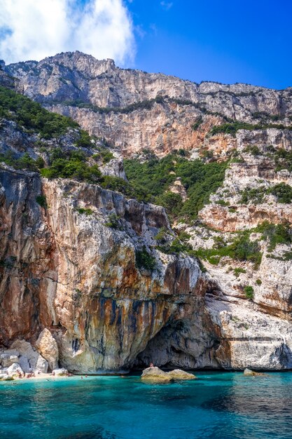 Spiaggia di Cala Mariolu nel golf di Orosei, Sardegna, Italia