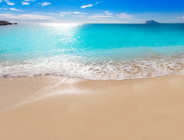 Spiaggia di Calpe Cala el Raco nel Mediterraneo Alicante