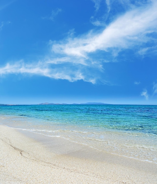 Spiaggia di Fiume Santo in una giornata nuvolosa Sardegna