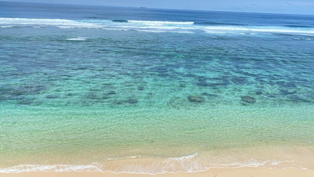 spiaggia di gunung payung, bali, indonesia, bellissimo oceano