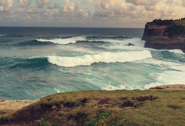 Spiaggia di Klayar nell'Oceano Indiano, Indonesia Java