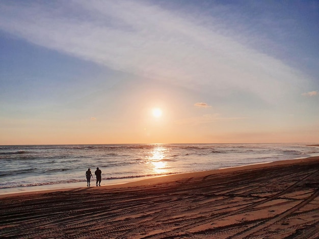 Spiaggia di Parangtritis nel pomeriggio al tramonto