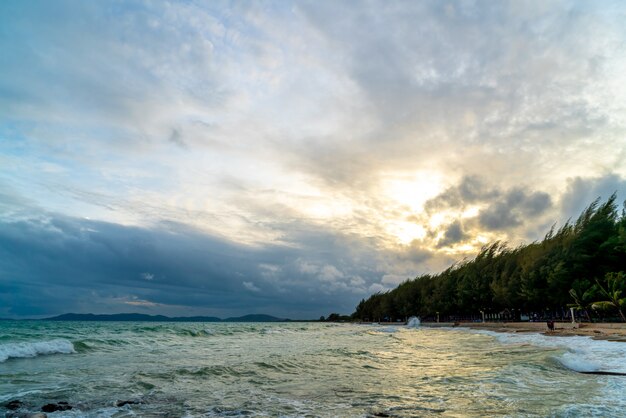 Spiaggia di Rayong in Tailandia