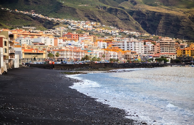 Spiaggia di sabbia nera a Candelaria