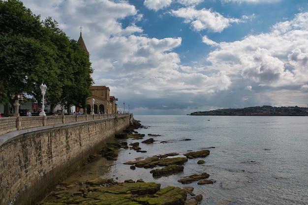 spiaggia di san lorenzo Gijon