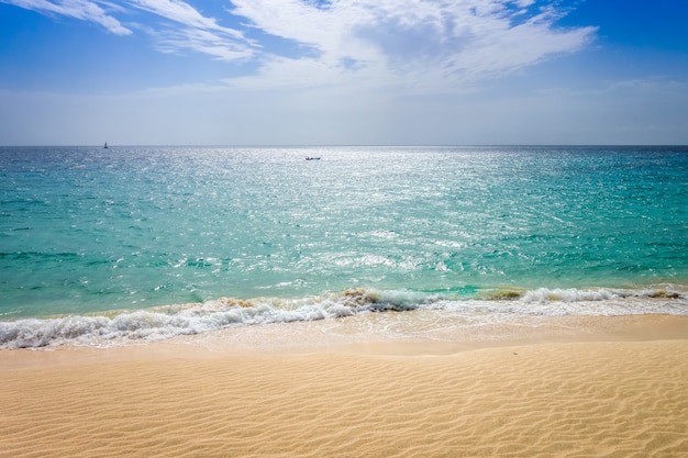 Spiaggia e duna di Ponta Preta a Santa Maria, isola di Sal, Capo Verde