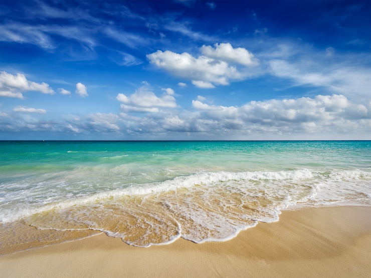 Foto spiaggia e onde del mar dei caraibi