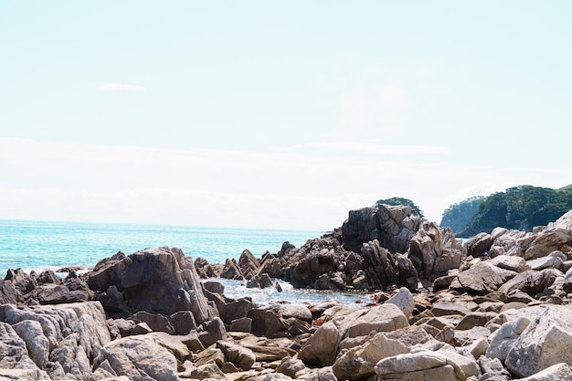 Spiaggia rocciosa