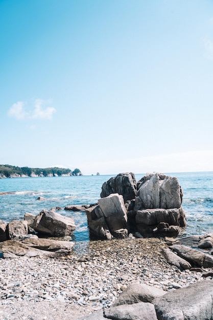 Spiaggia rocciosa