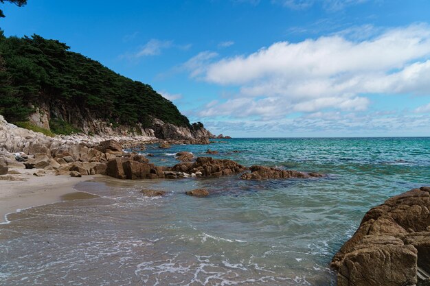 Spiaggia rocciosa