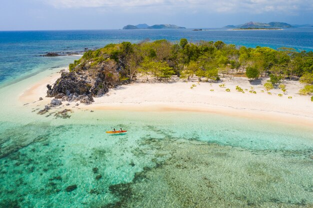 Spiaggia tropicale a Coron, nelle Filippine