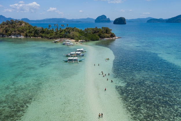 Spiaggia tropicale a El Nido, Palawan, Filippine