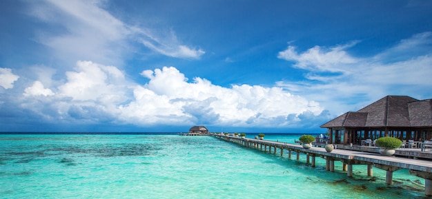 Spiaggia tropicale alle Maldive