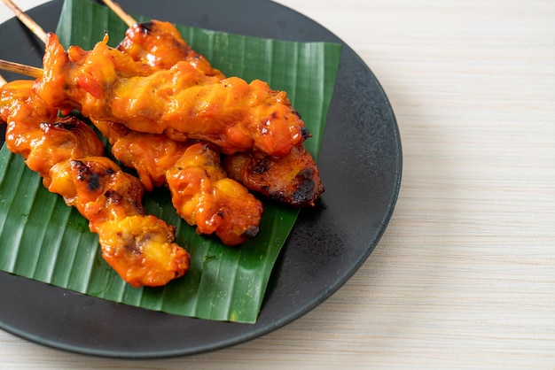 Spiedino di pollo alla griglia in stile asiatico