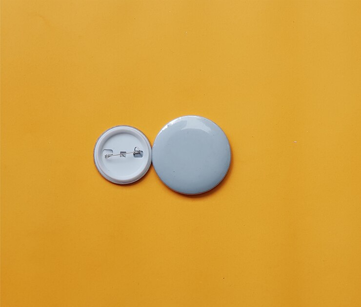 Foto spille badge fronte e retro in bianco