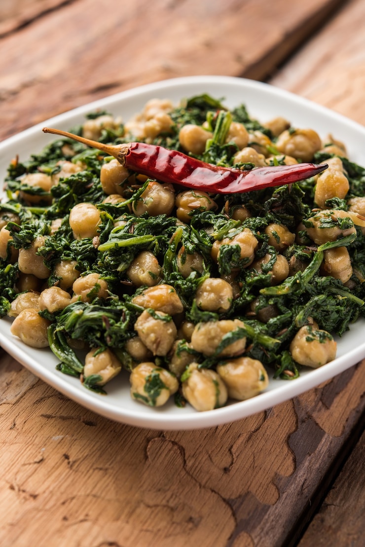 Photo spinach chickpea dry curry / palak chana sukhi masala sabzi