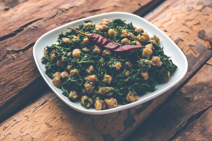 Photo spinach chickpea dry curry / palak chana sukhi masala sabzi