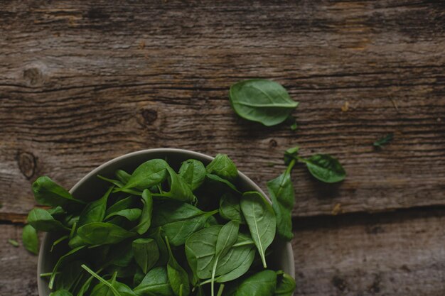 Spinaci sul tavolo