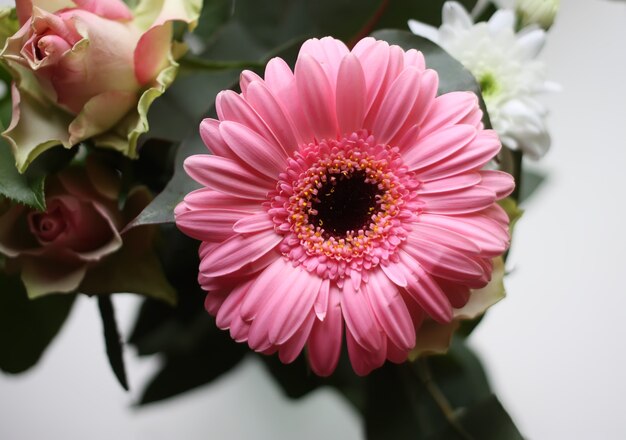 Splendida decorazione di nozze floreale con gerbera