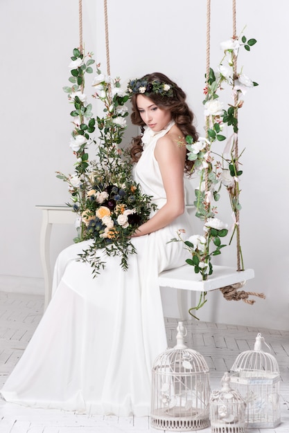 Splendida sposa con fiori