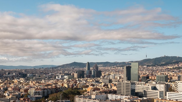 Splendida vista aerea dell'area diagonal mar in spagna con comodi servizi urbani e sviluppati