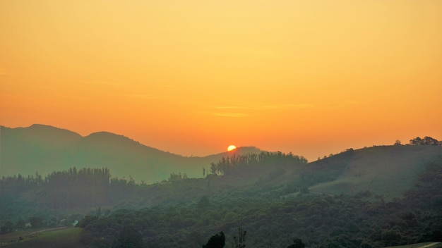 Splendida vista del punto di ripresa di Wenlock Downs 9th Mile Ooty durante il tramonto Deve visitare il posto in serata