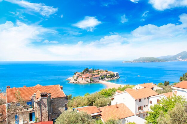 Splendida vista dell'isola-resort di St. Stefan (Sveti Stefan) sulla Riviera di Budva, Budva, Monten