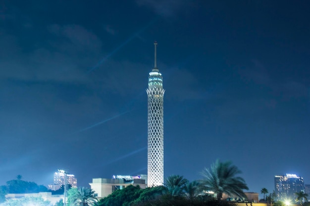 Splendida vista della Torre del Cairo e dell'argine del Nilo al Cairo, in Egitto