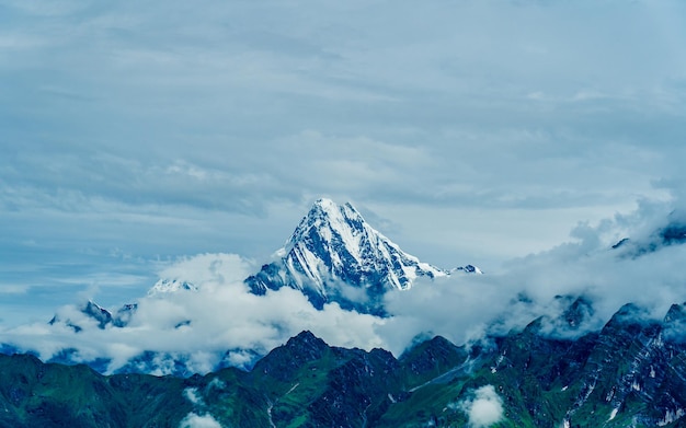 Splendida vista panoramica della gamma del Monte Lamjung da Kori, Nepal