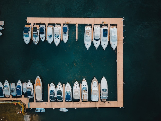 Splendida vista sul lago d'iseo da un drone