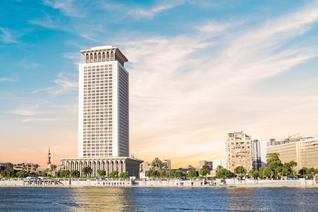 Splendida vista sull'argine del Nilo nel centro del Cairo, in Egitto