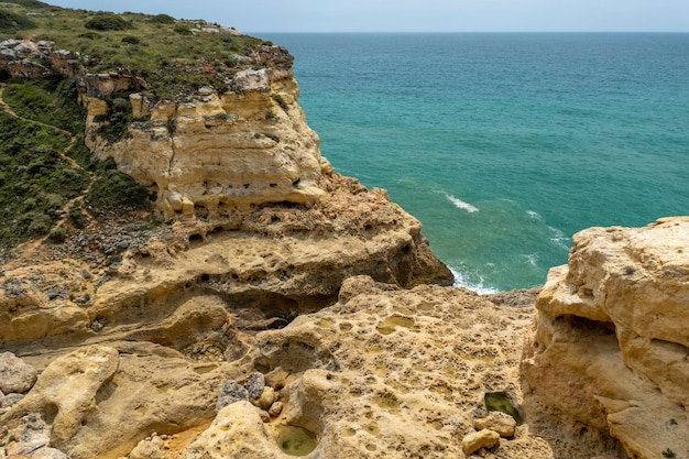 Splendida vista sulla costa portoghese nella regione dell'Algarve