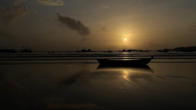 Splendida vista sulla spiaggia al tramonto?