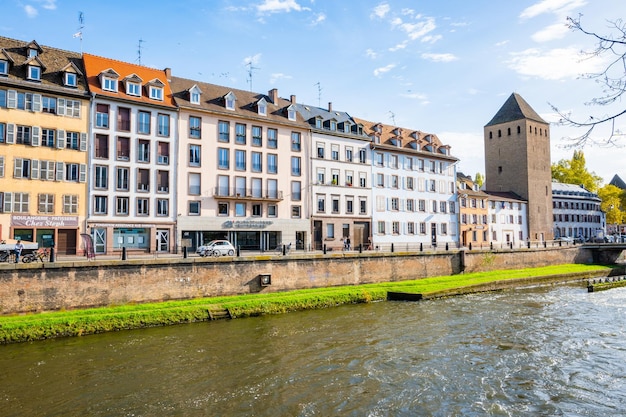 Splendida vista sulla strada del famoso punto di riferimento di Strasburgo in Francia il 28 ottobre 2022