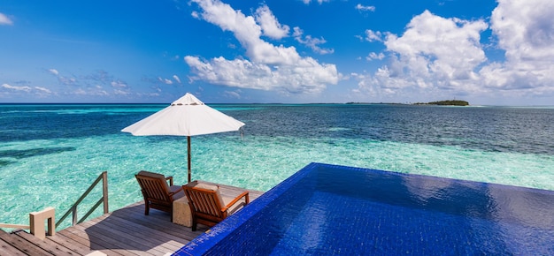 Splendido mare panoramico a bordo piscina, lussuose vacanze romantiche al mare private per coppie in luna di miele