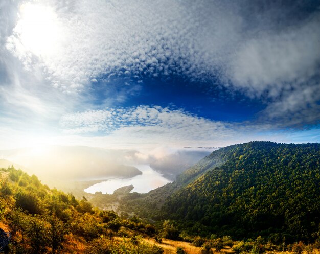 Splendido paesaggio montano