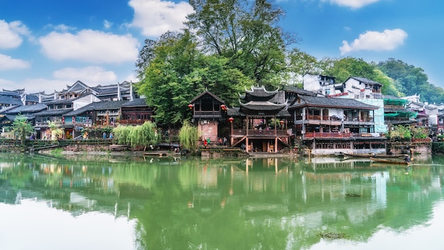 Splendido scenario dell'antica città di Fenghuang